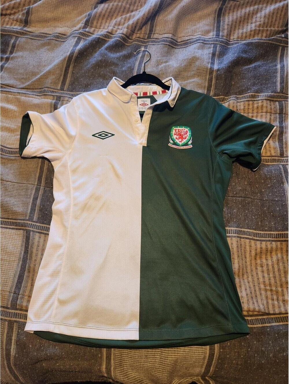Wales 2012/2013 Very Rare Giggs Away Soccer Jersey Size S